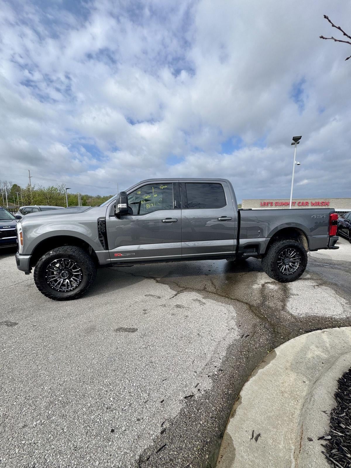 2024 Ford Super Duty F-350 SRW LARIAT