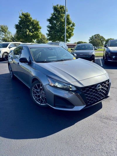 2023 Nissan Altima 2.0 SR