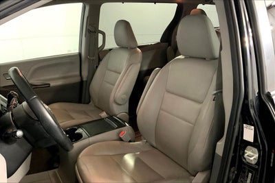 2020 Toyota Sienna XLE