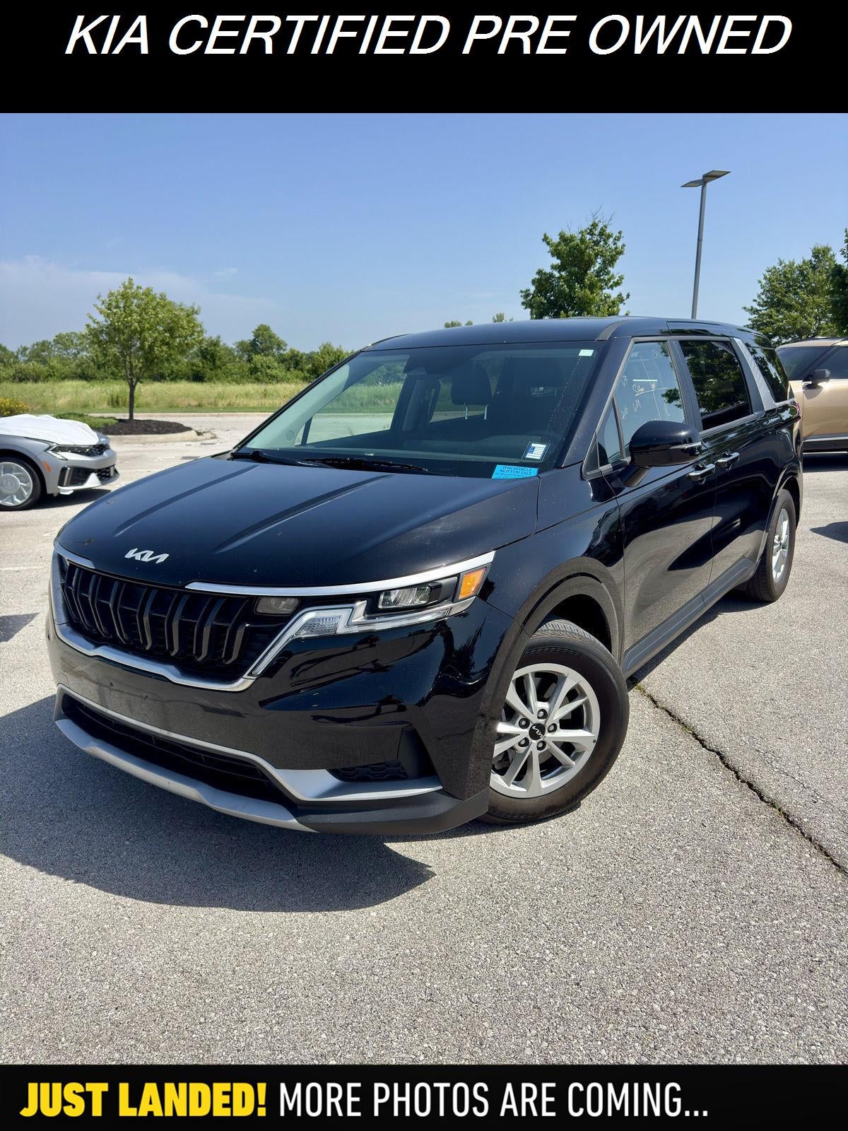 2024 Kia Carnival LX
