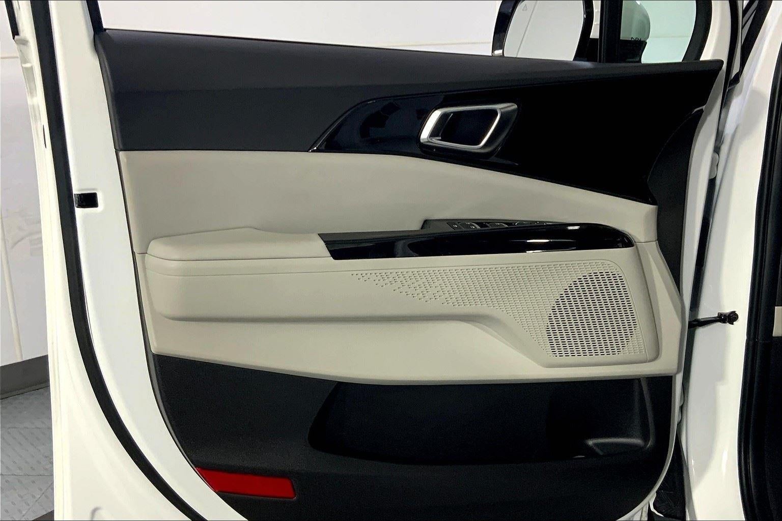 2023 Kia Carnival EX