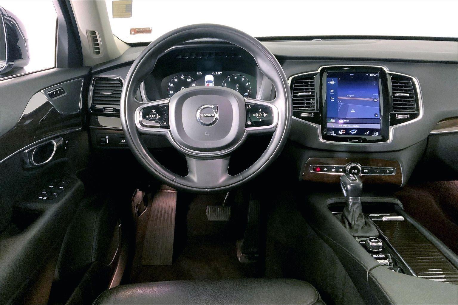 2016 Volvo XC90 T6 Momentum