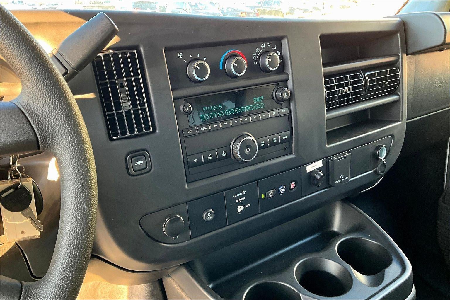 2025 Chevrolet Express Cutaway 3500 1WT