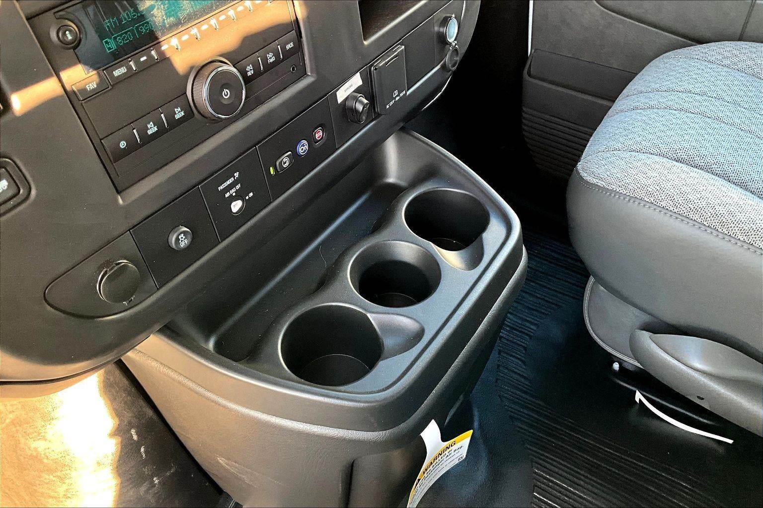 2025 Chevrolet Express Cutaway 3500 1WT