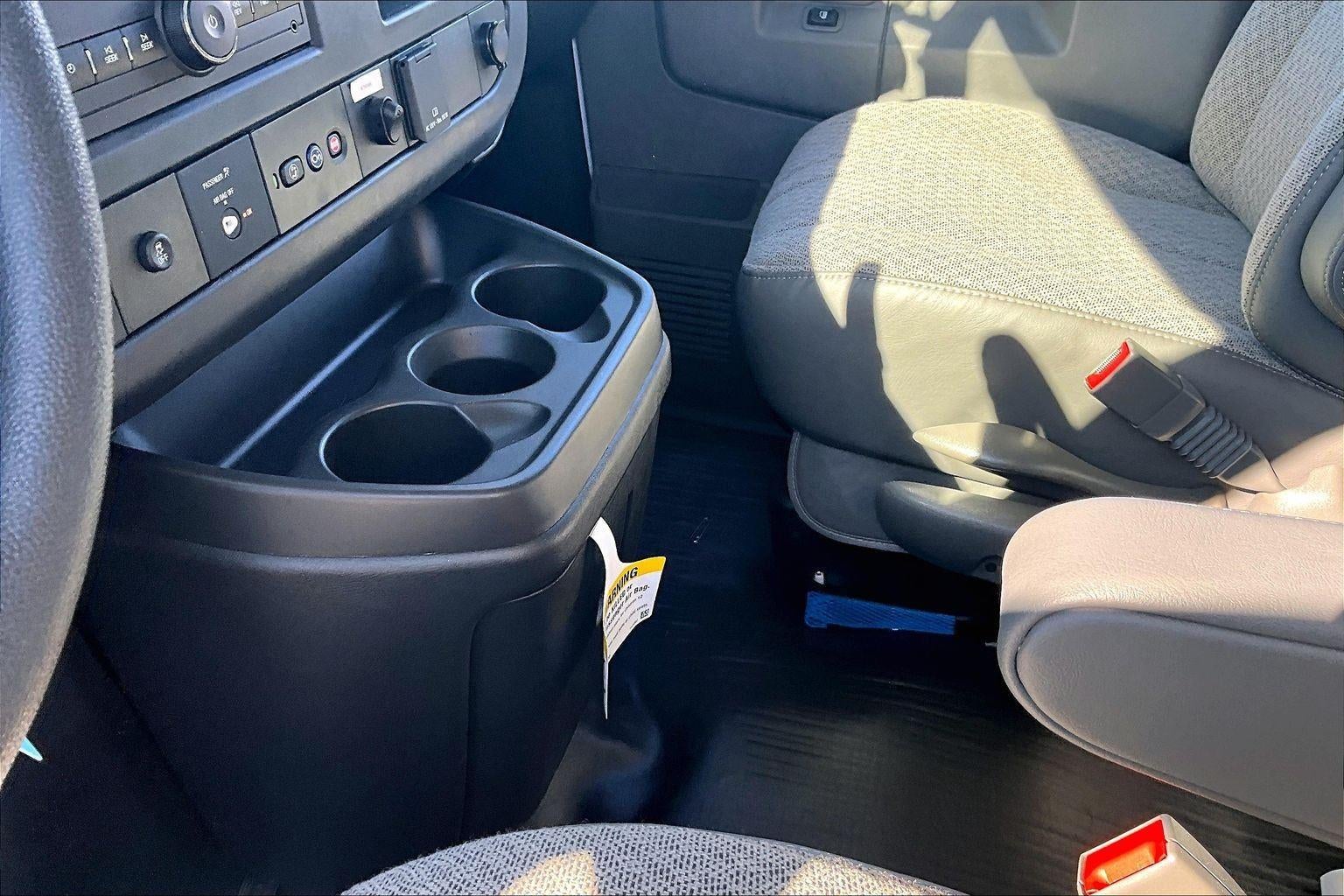 2025 Chevrolet Express Cutaway 3500 1WT