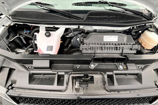 2025 Chevrolet Express Cutaway 3500 1WT