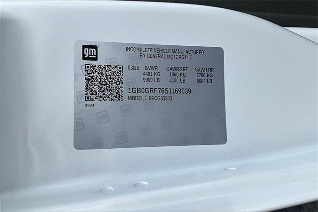 2025 Chevrolet Express Cutaway 3500 1WT