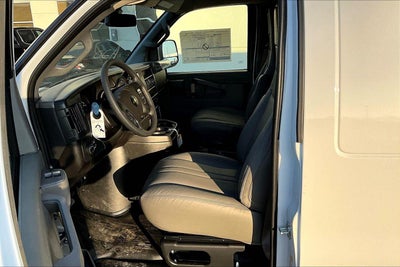 2025 Chevrolet Express Cargo 2500 WT