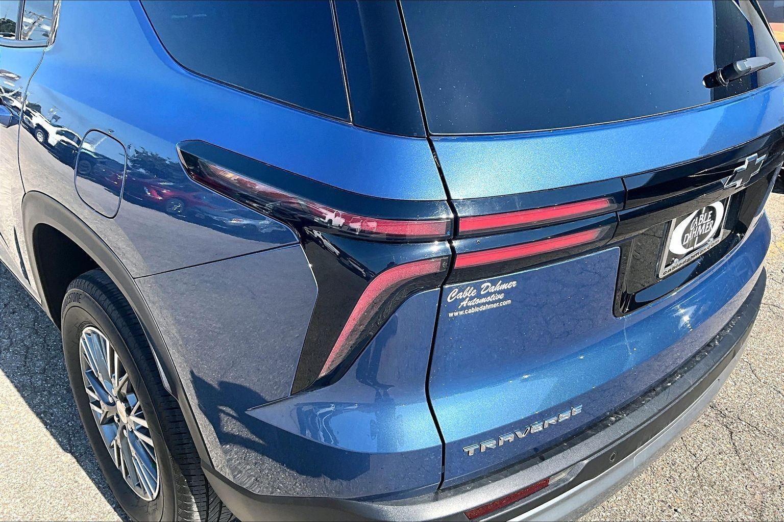 2025 Chevrolet Traverse LT
