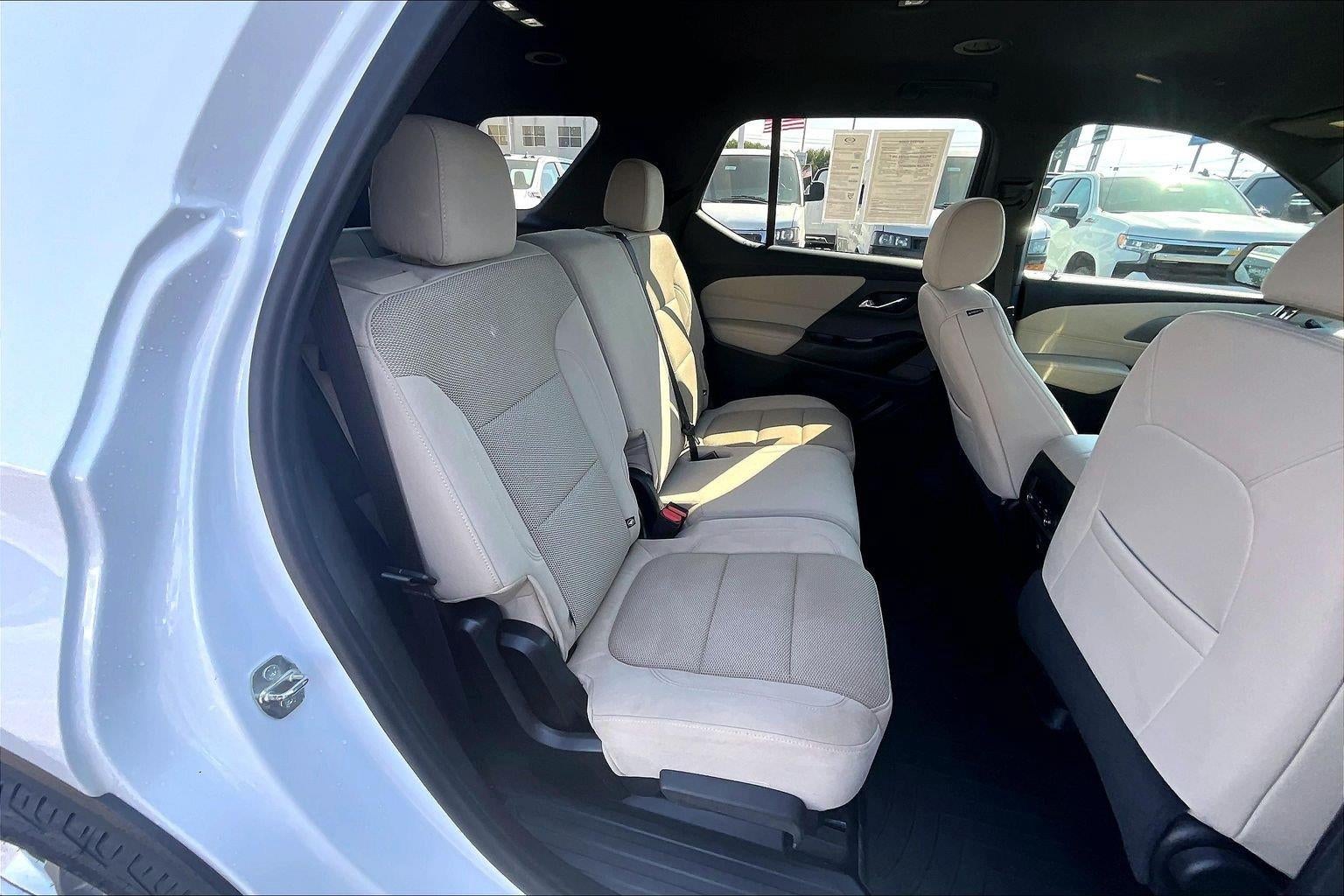 2022 Chevrolet Traverse LS