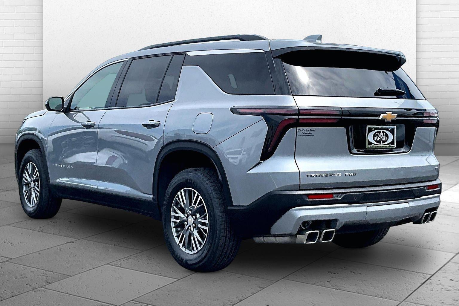 2024 Chevrolet Traverse LT