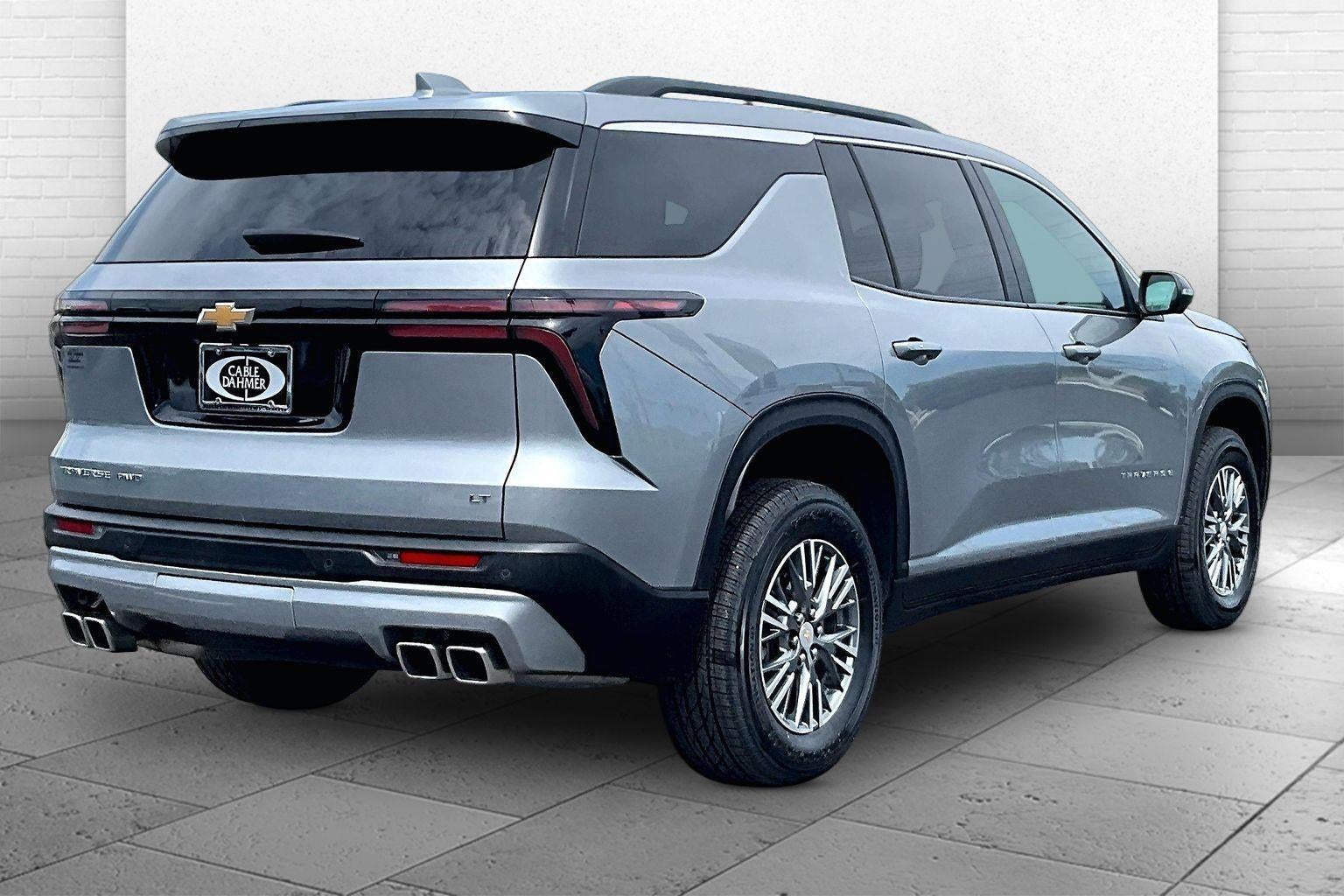 2024 Chevrolet Traverse LT