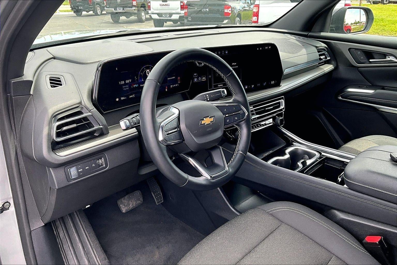 2024 Chevrolet Traverse LT
