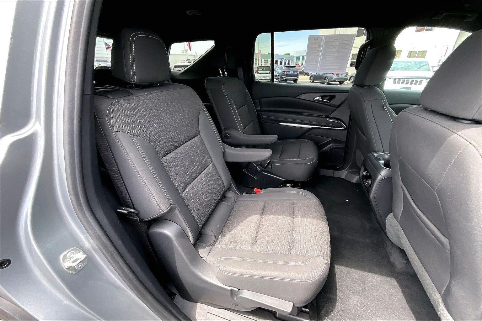 2024 Chevrolet Traverse LT