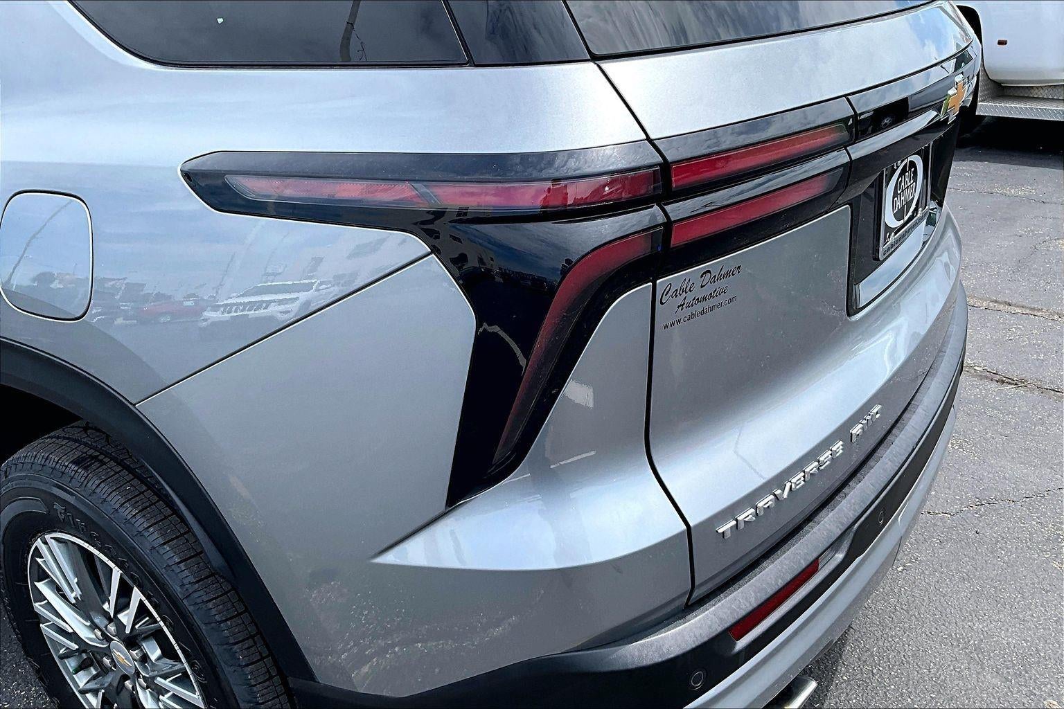 2024 Chevrolet Traverse LT