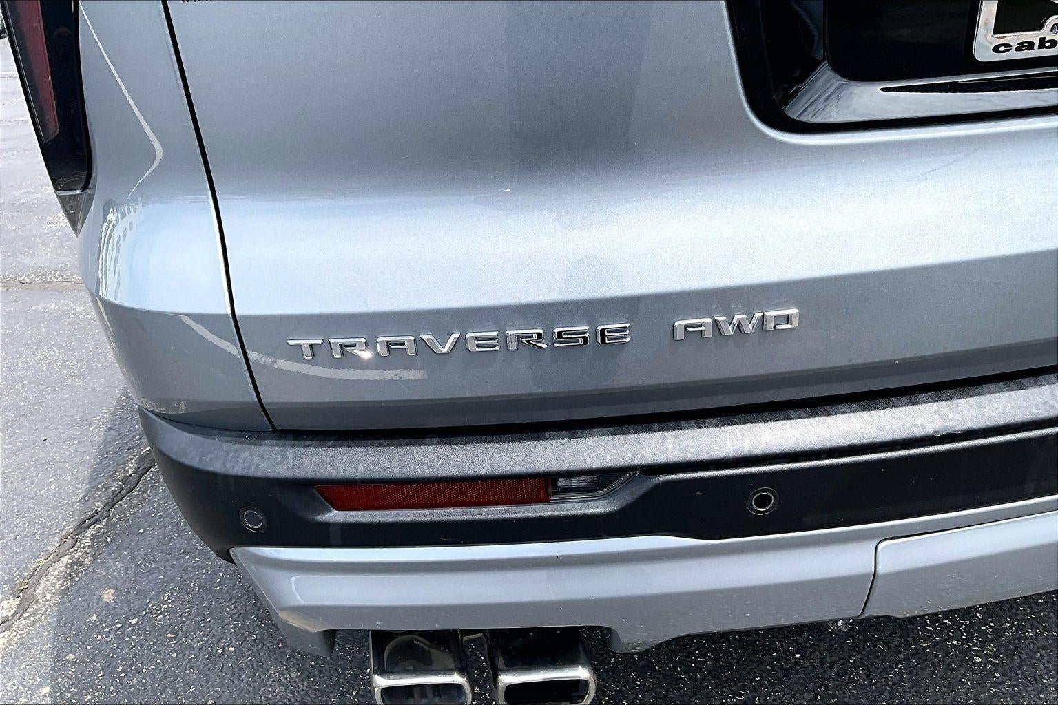 2024 Chevrolet Traverse LT