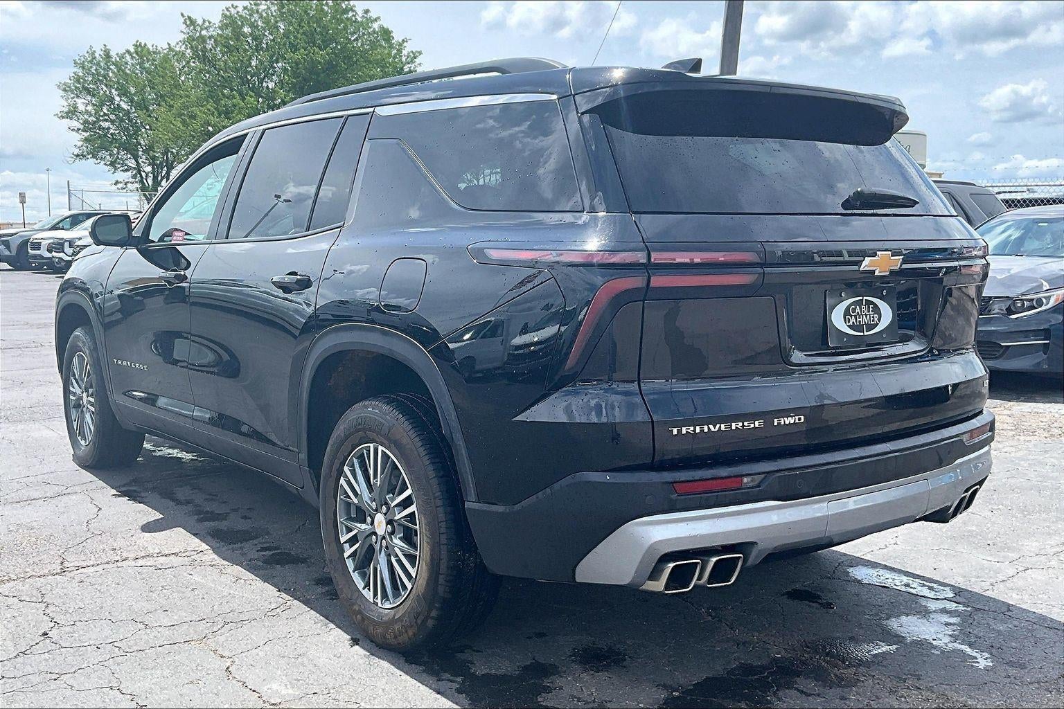 2024 Chevrolet Traverse LT