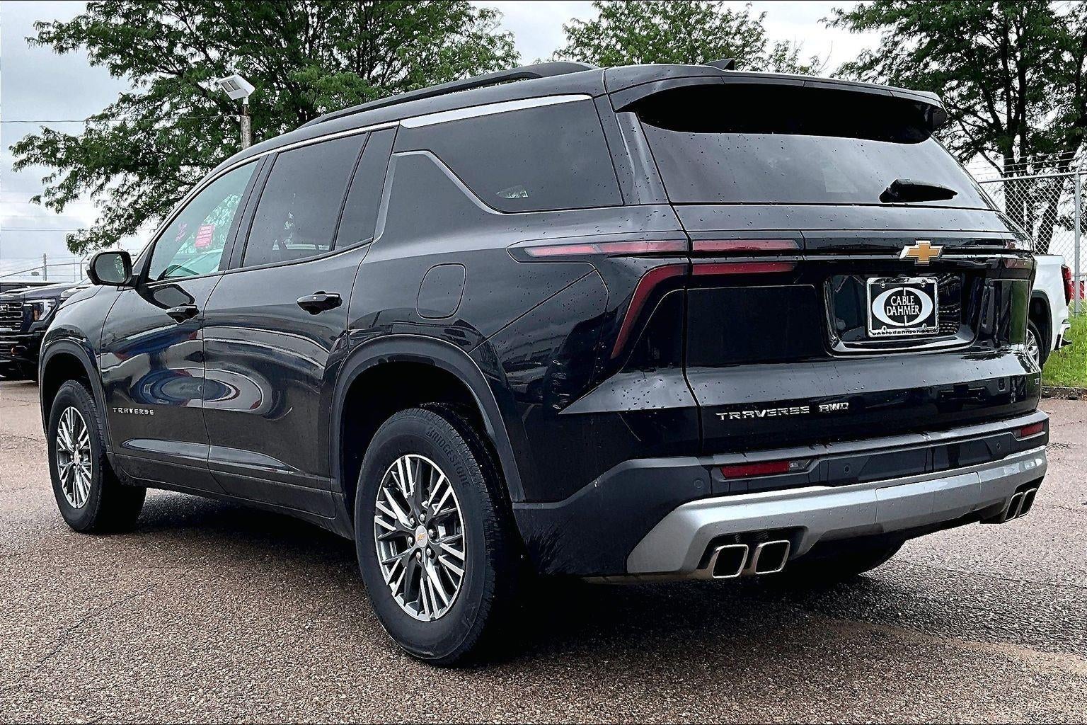 2024 Chevrolet Traverse LT