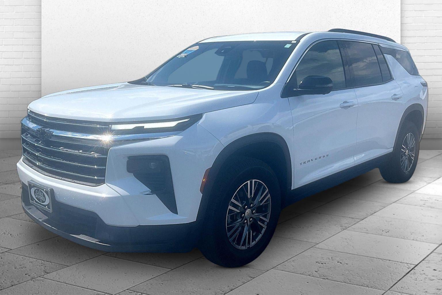 2024 Chevrolet Traverse LT