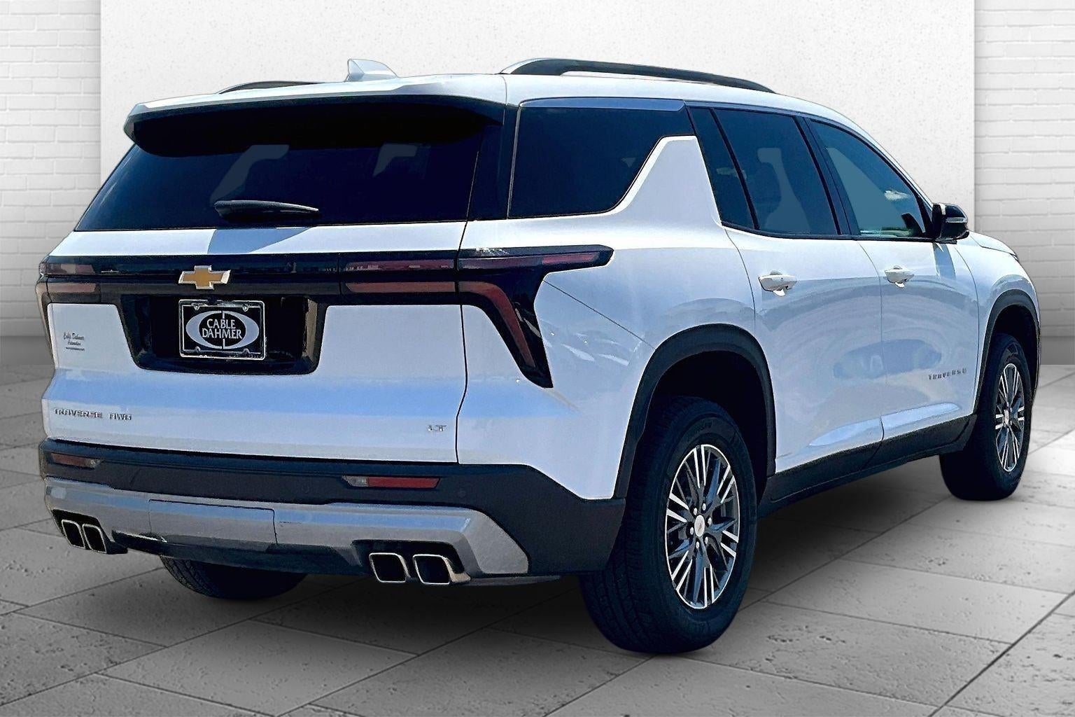 2024 Chevrolet Traverse LT