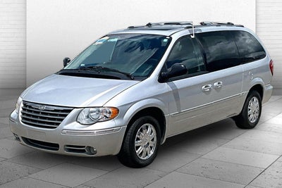 2005 Chrysler Town & Country Limited