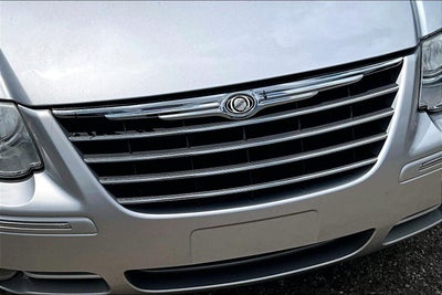 2005 Chrysler Town & Country Limited