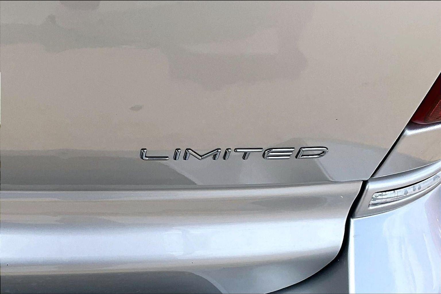 2005 Chrysler Town & Country Limited