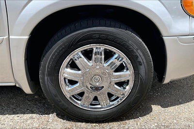 2005 Chrysler Town & Country Limited