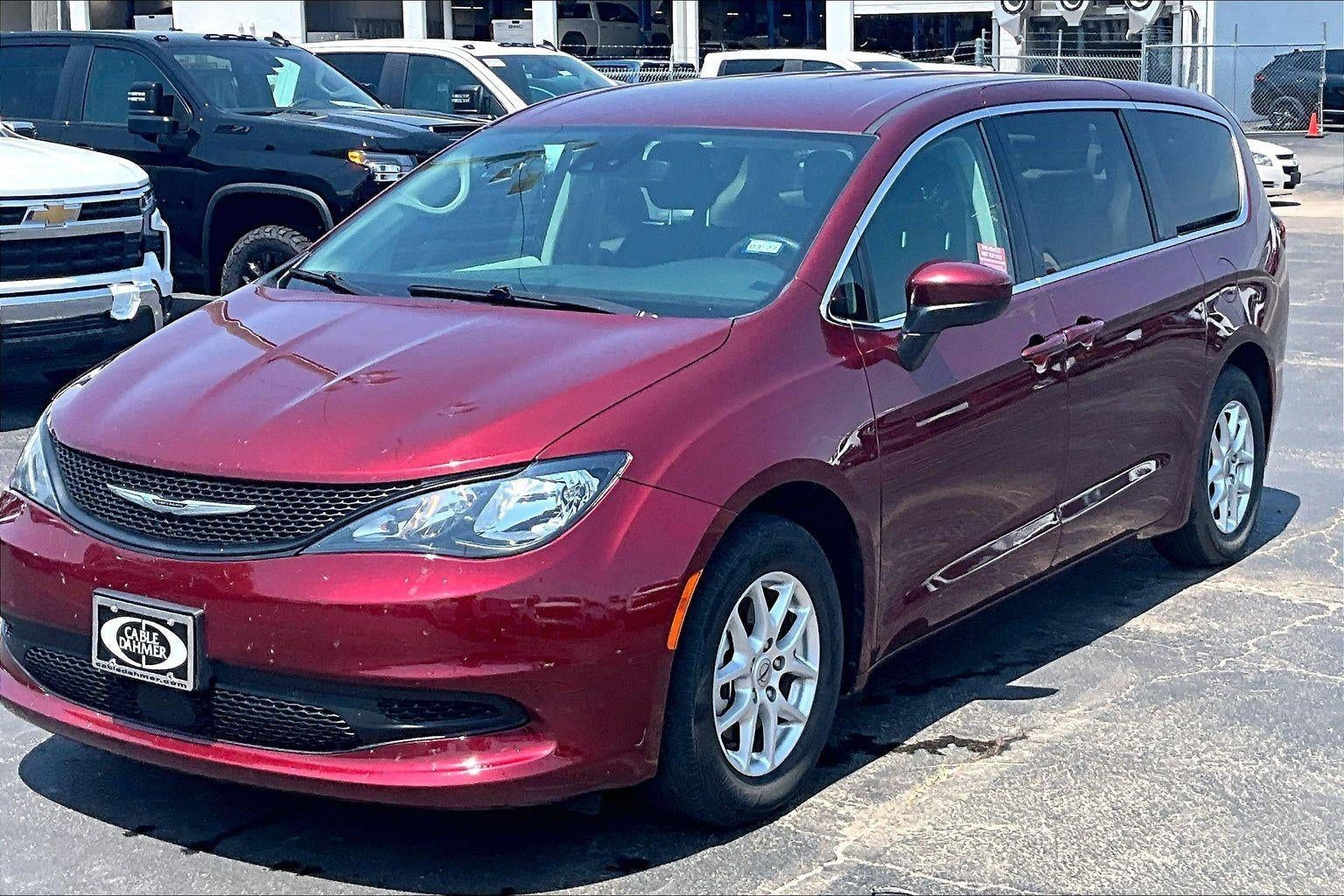 2023 Chrysler Voyager LX