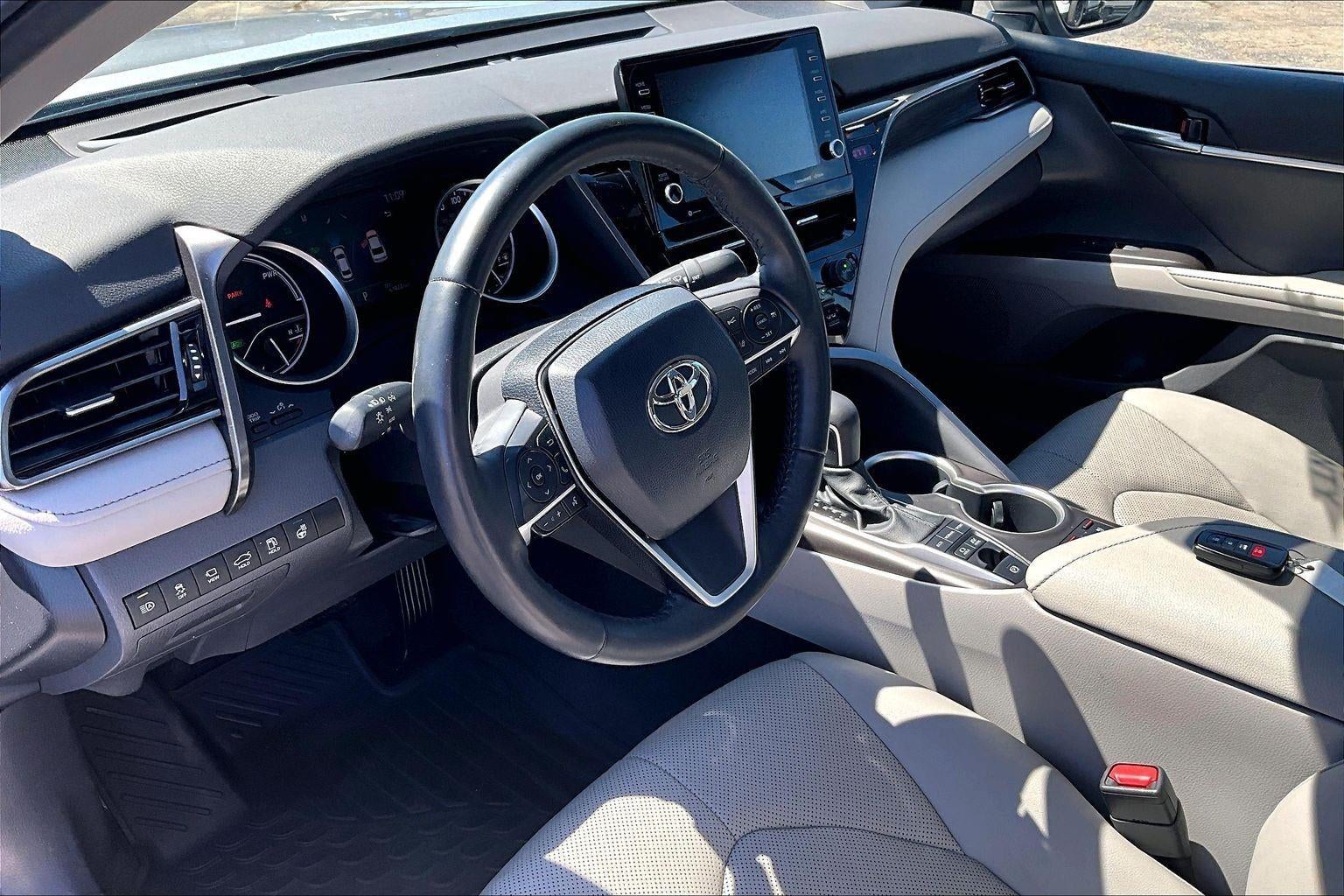 2021 Toyota Camry Hybrid XLE