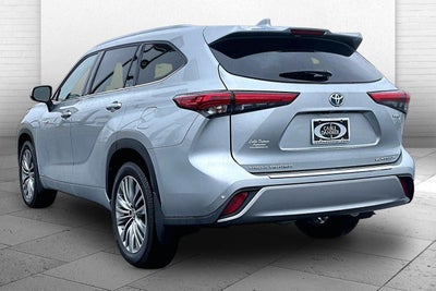 2021 Toyota Highlander Hybrid Platinum