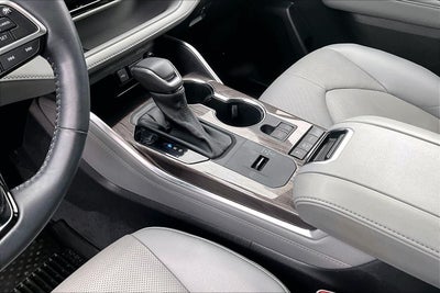 2021 Toyota Highlander Hybrid Platinum