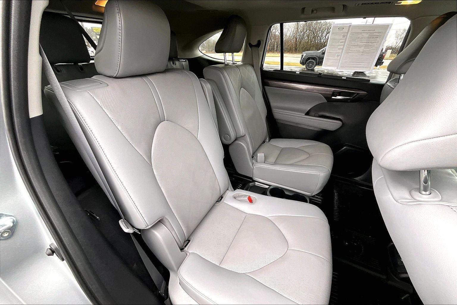 2021 Toyota Highlander Hybrid Platinum