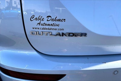 2024 Mitsubishi Outlander SE