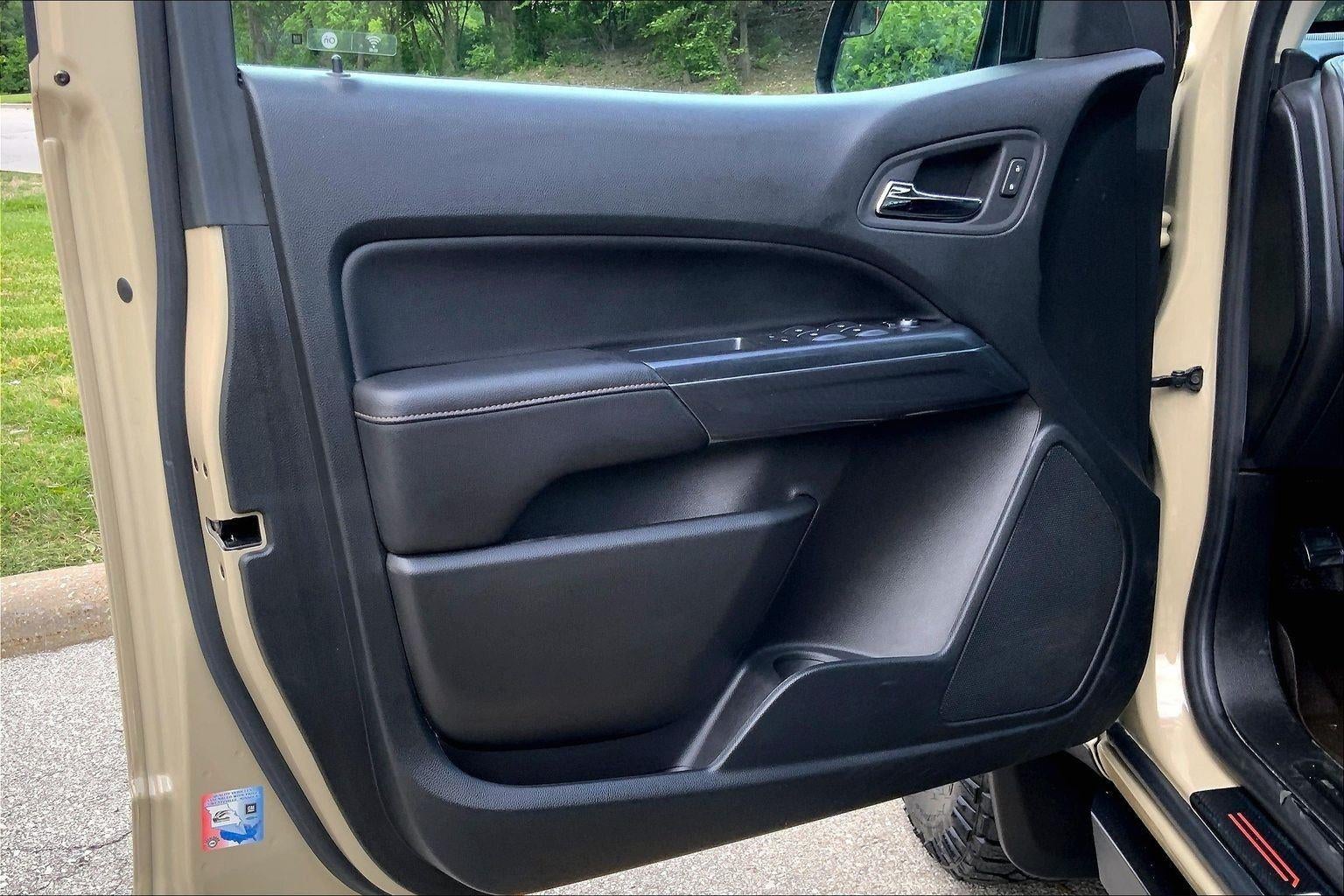 2022 GMC Canyon AT4 - Leather