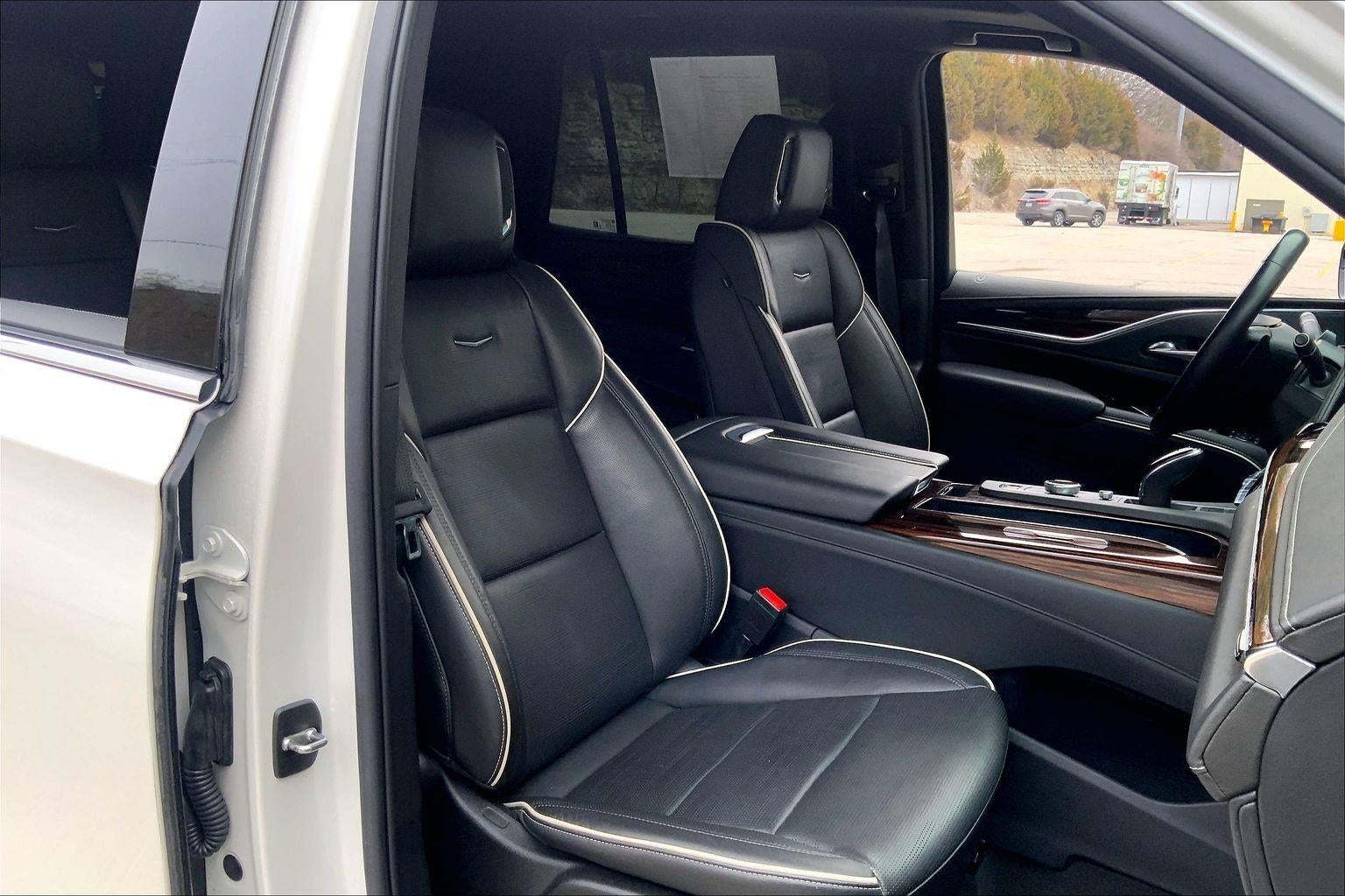 2022 Cadillac Escalade Premium Luxury