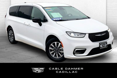 2024 Chrysler Pacifica Hybrid Select