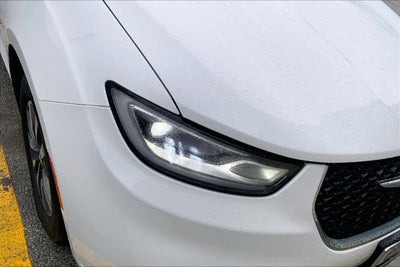 2024 Chrysler Pacifica Hybrid Select