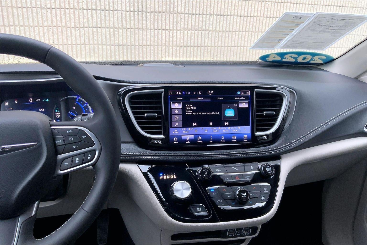 2024 Chrysler Pacifica Hybrid Select