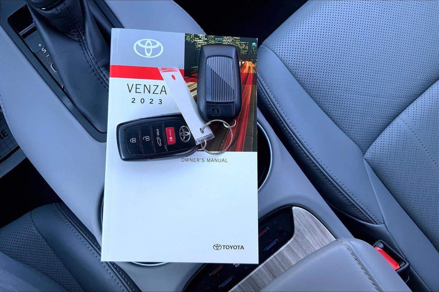 2023 Toyota Venza LE