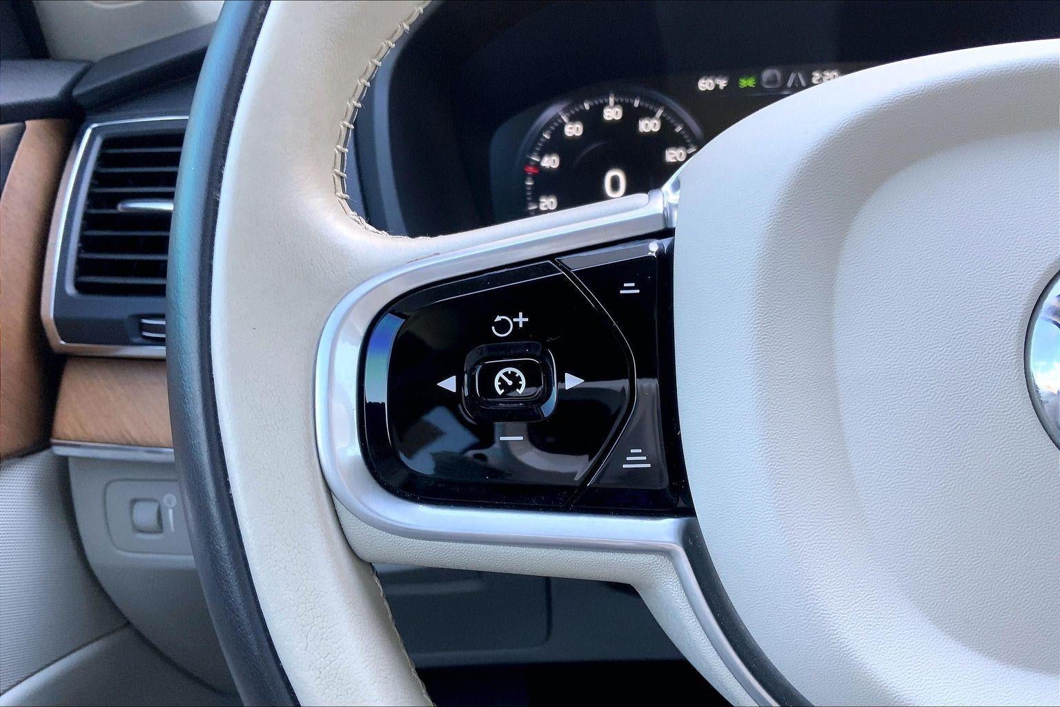 2021 Volvo XC90 Momentum