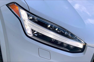 2021 Volvo XC90 Momentum
