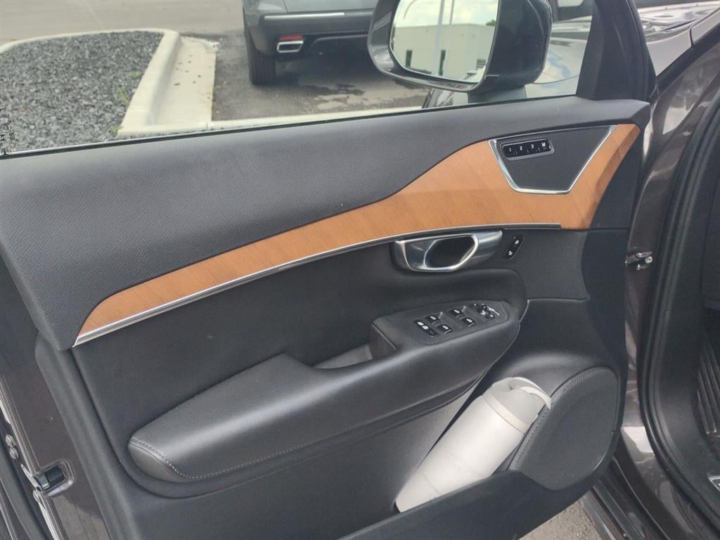 2024 Volvo XC90 Plus Bright Theme