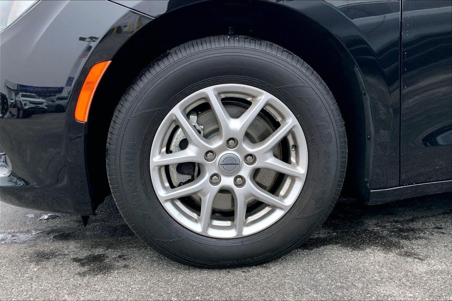 2024 Chrysler Voyager LX