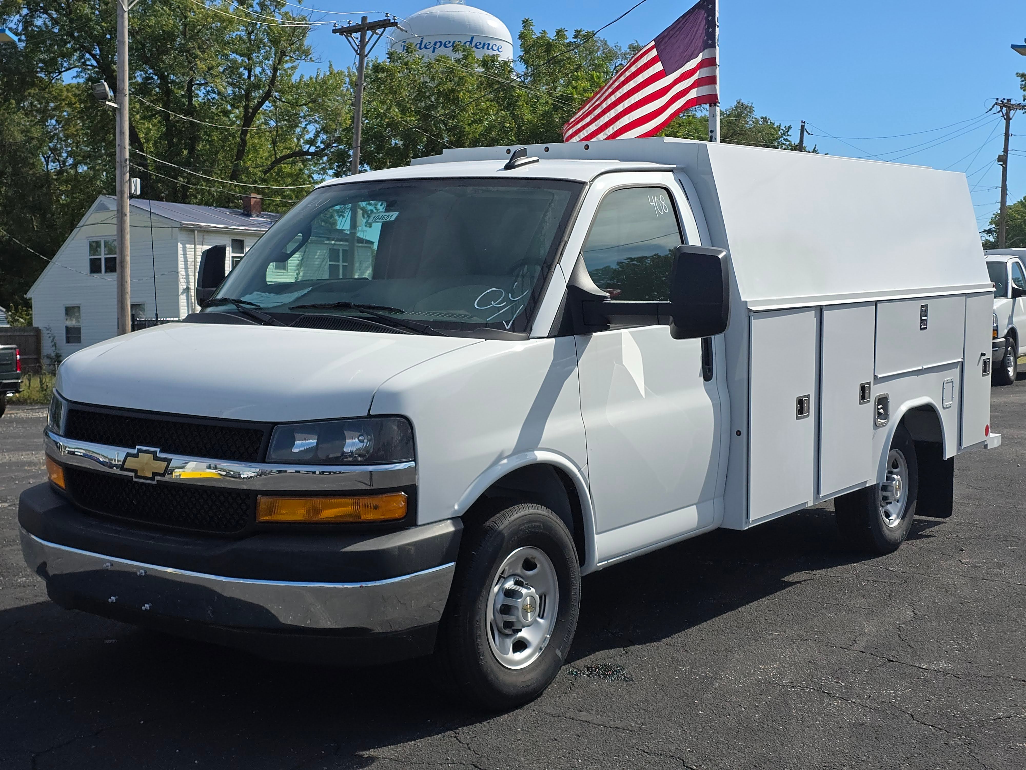 2025 Chevrolet Express Cutaway 3500 1WT