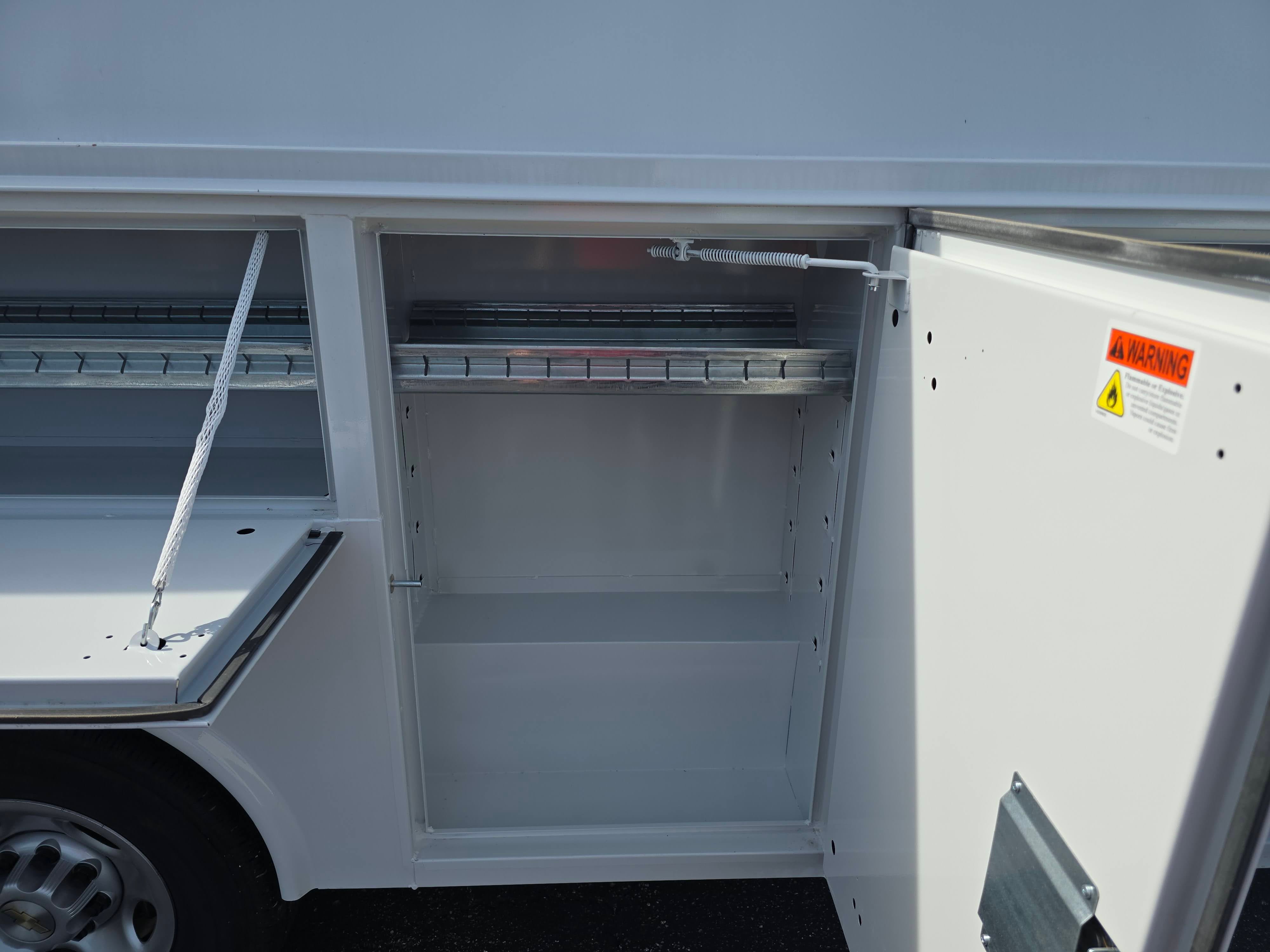 2025 Chevrolet Express Cutaway 3500 1WT