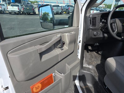 2025 Chevrolet Express Cutaway 3500 1WT