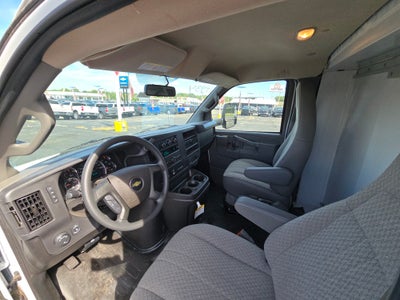 2025 Chevrolet Express Cutaway 3500 1WT
