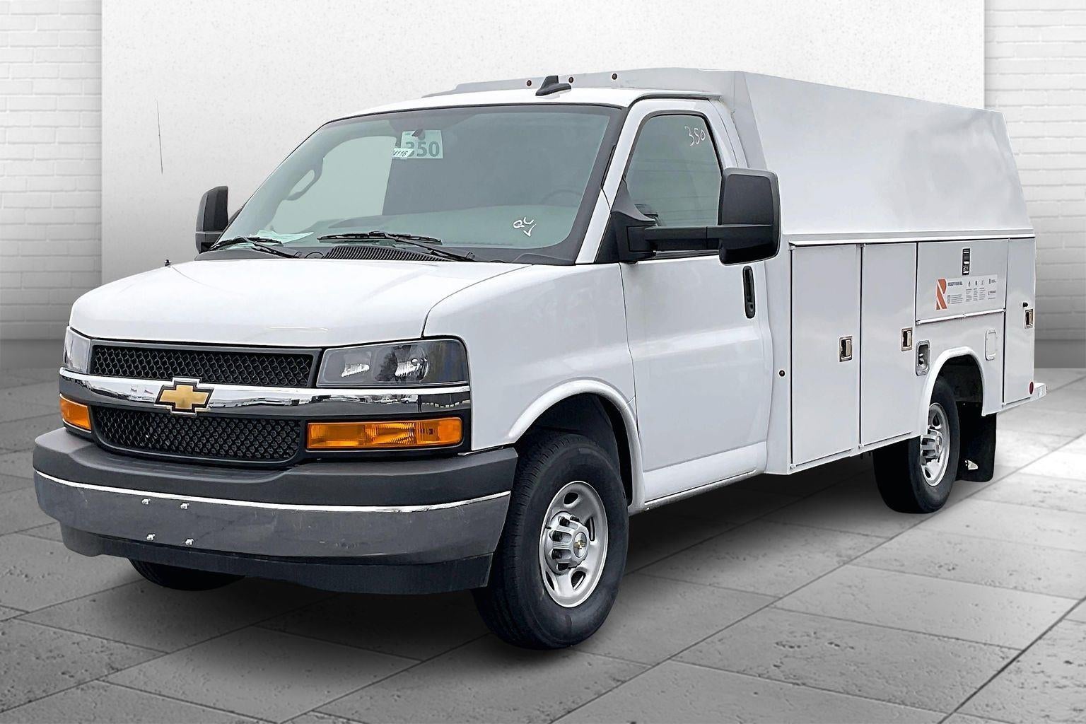 2025 Chevrolet Express Cutaway 3500 1WT
