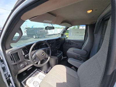 2025 Chevrolet Express Cutaway 3500 1WT
